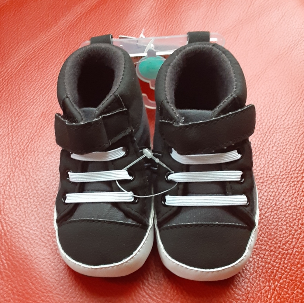 CARTER'S 《High Top Crib Shoes》